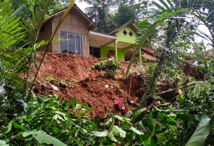 Beberapa Titik Tanah Longsor di Pedukuhan Pencit Rejo